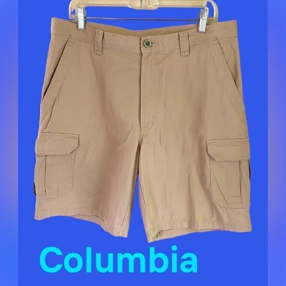 Columbia Men’s Cargo Shorts Khaki Size 36W 10L. Omni shade protection. 6 pockets